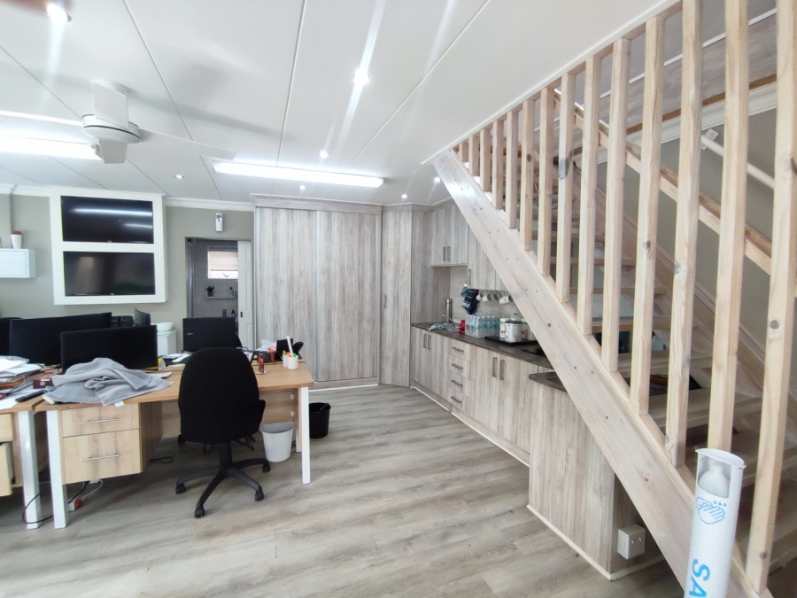 4 Bedroom Property for Sale in Langenhovenpark Free State